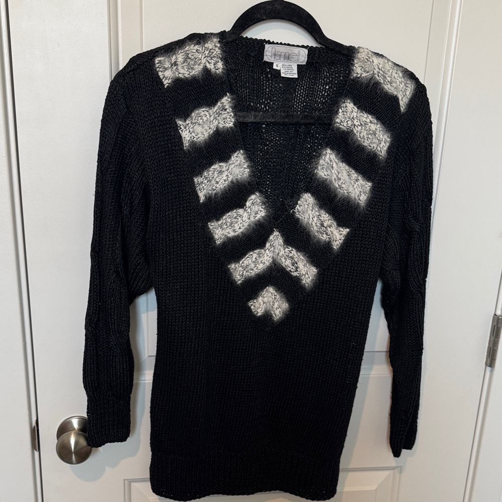 Chic Black and White V-Neck Sweater